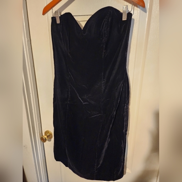 Night Way Black Velvet Strapless Dress Size 10 - Picture 2 of 6